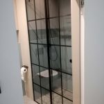 Czarna krata łazienka