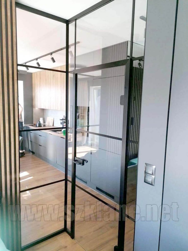 drzwi oddzielające sypialnie_