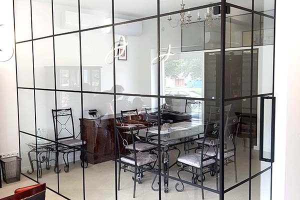 Szklana ściana ze szprosami Szklana ściana ze szprosami